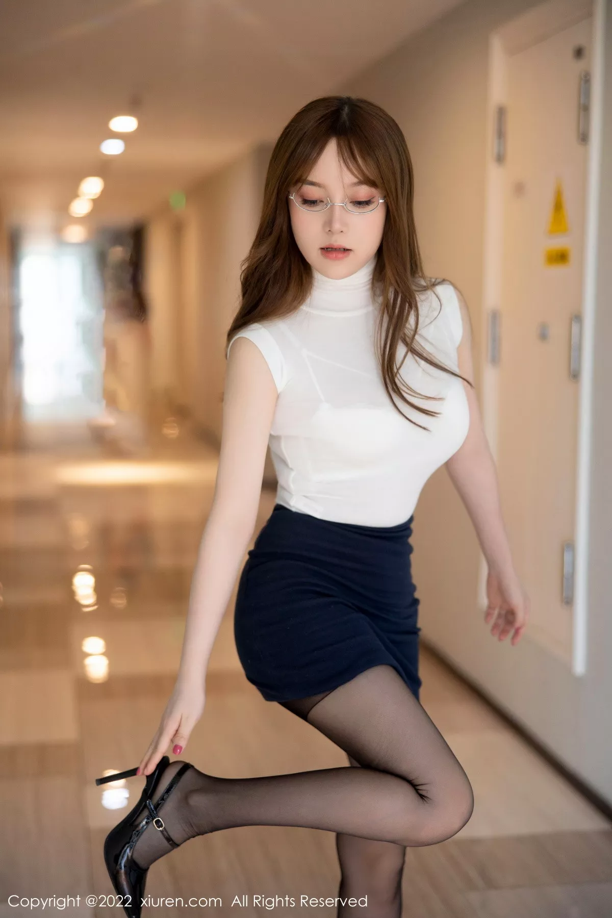 [XiuRen秀人网]第6005期豆瓣酱写真-秀人资源网